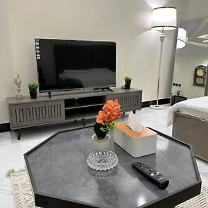 أستديو تصميم أنيق هادي دخول ذاتي الملقا شقة